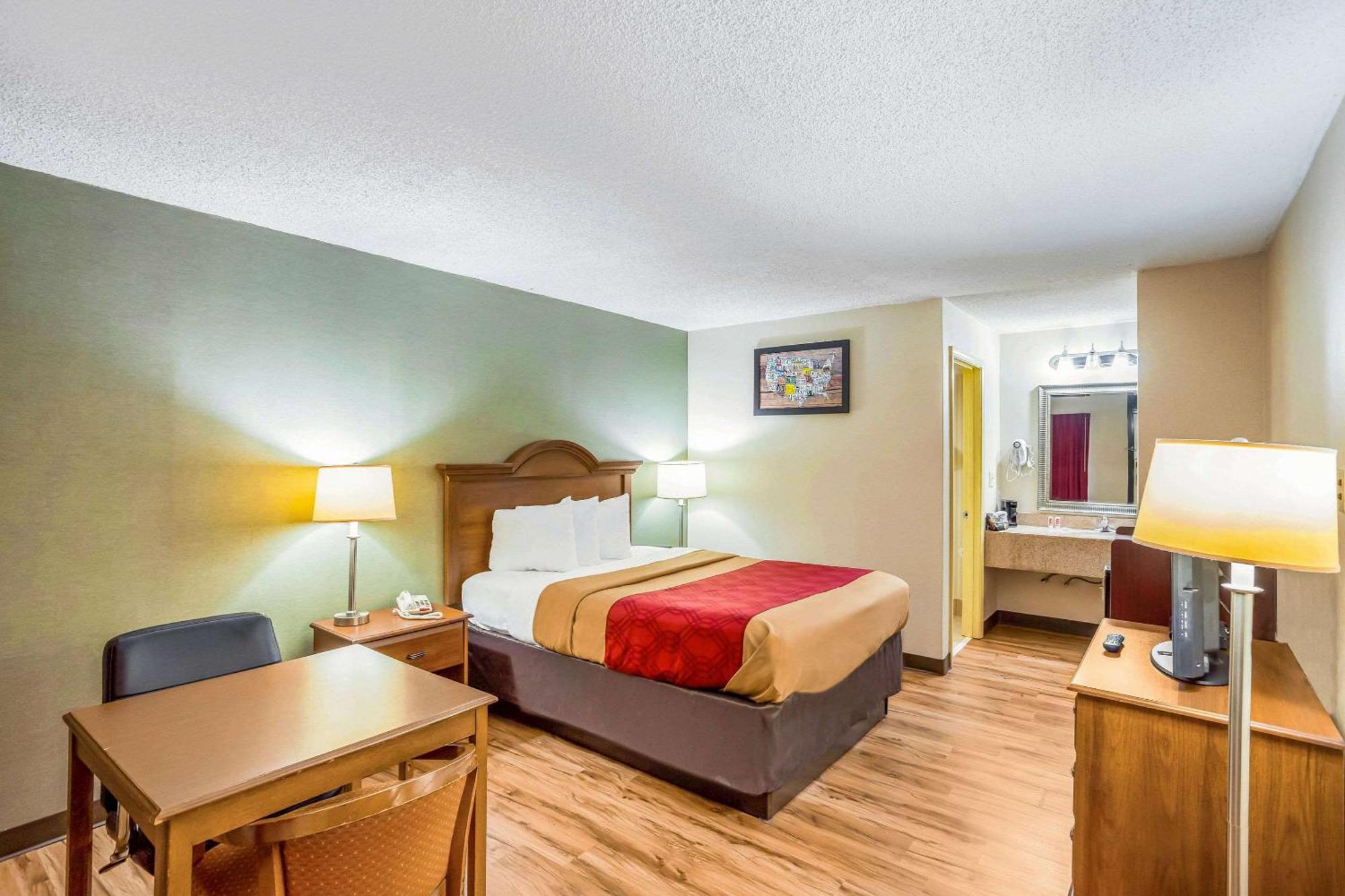 Econo Lodge Huntington - Barboursville University Area Exterior photo