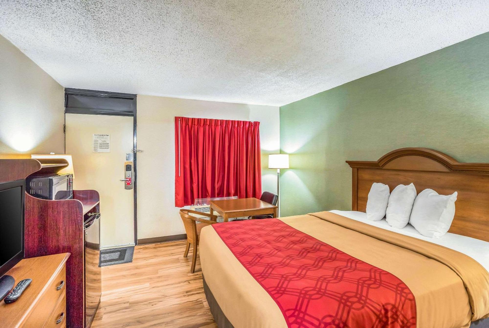 Econo Lodge Huntington - Barboursville University Area Exterior photo